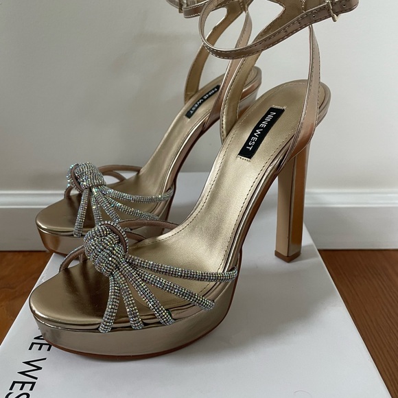 Nine West Wowzz Gold Strappy Heels - Picture 1 of 5